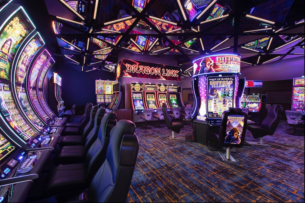 apaciguar Evaluación solamente The STRAT Hotel, Casino and SkyPod Debuts New Link Slot Lounge and First  Phase of Casino Remodel · EDGe Vegas